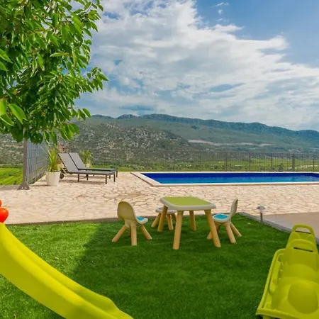 Villa Vega - Makarska By Guide *